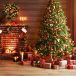 Accessori natalizi per i regali: biglietti di auguri, carta per impacchettare e buste a tema